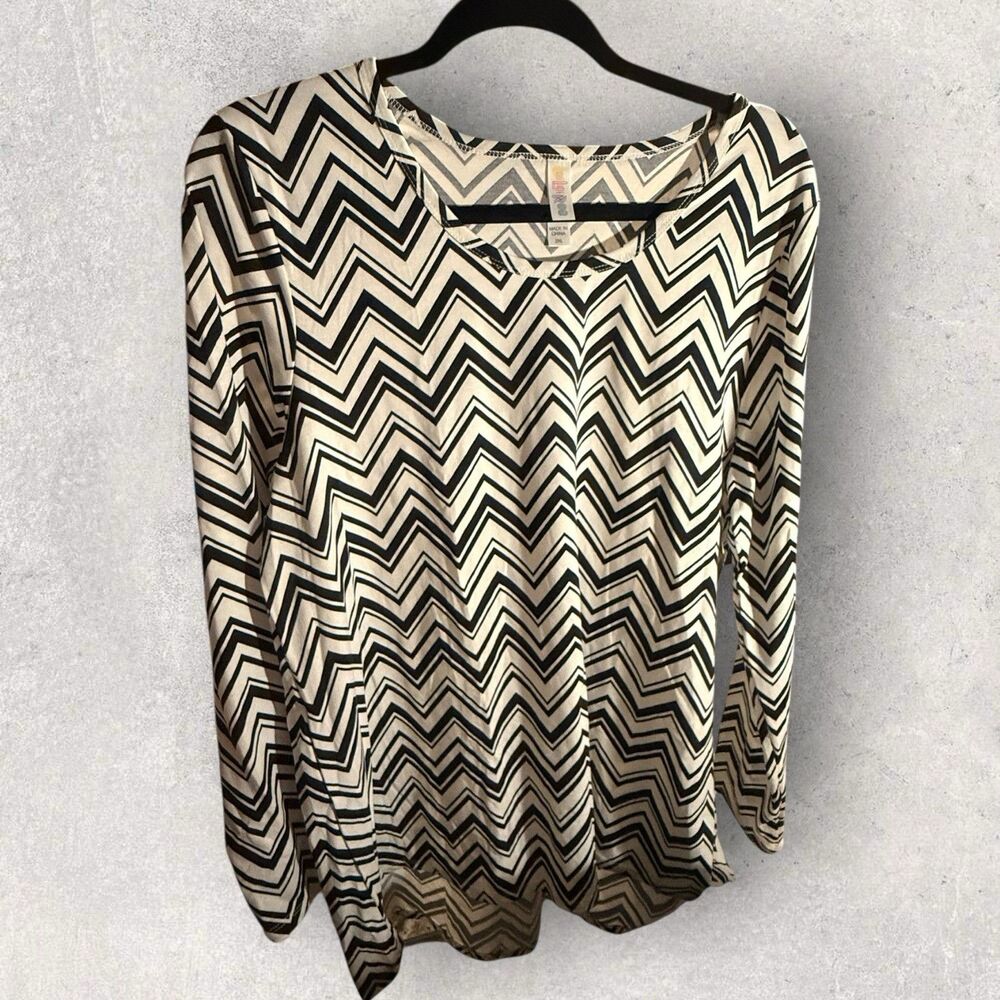 LuLaRoe Lynnae Long Sleeve -Size 2XL-Black And White Chevron Print-NWT